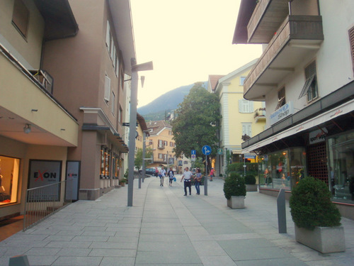 Viewing West, further up the Lana Town's Promenade.